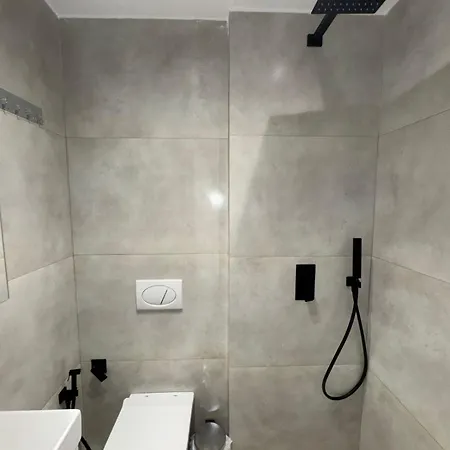 Glar 1 Bedroom M Shyri 公寓